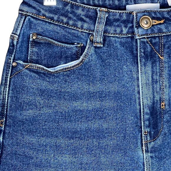 a loves a Women’s High-Rise Medium Wash Straight Leg Fringe Hem Jeans 27 EUC - Picture 4 of 16